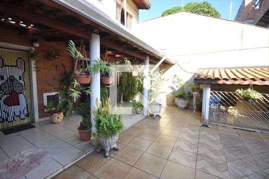Quintal de casa à venda com 3 quartos, 325m² em Vila Santa Terezinha (zona Norte), São Paulo