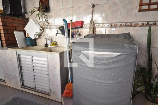 Área de Serviço de casa à venda com 3 quartos, 325m² em Vila Santa Terezinha (zona Norte), São Paulo