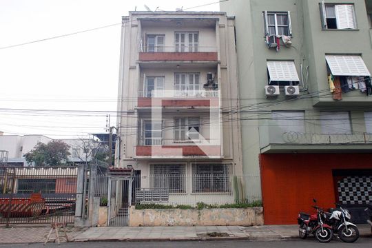 Fachada de apartamento à venda com 1 quarto, 50m² em Floresta, Porto Alegre