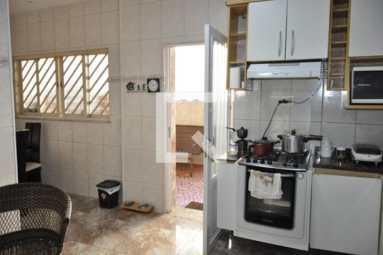 Cozinha de apartamento à venda com 3 quartos, 250m² em Sampaio, Rio de Janeiro