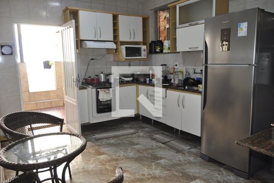 Cozinha de apartamento à venda com 3 quartos, 250m² em Sampaio, Rio de Janeiro