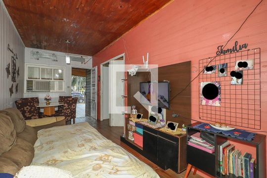Sala de casa à venda com 4 quartos, 65m² em Rubem Berta, Porto Alegre