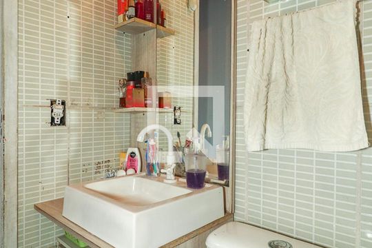 Banheiro de casa à venda com 4 quartos, 65m² em Rubem Berta, Porto Alegre