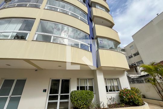 Fachada + plaquinha de apartamento para alugar com 3 quartos, 105m² em Vila Caminho do Mar, São Bernardo do Campo
