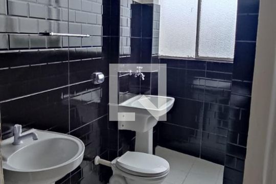 Banheiro de apartamento à venda com 1 quarto, 44m² em Centro Histórico de São Paulo, São Paulo