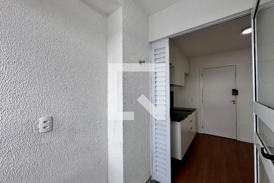 Sacada de apartamento para alugar com 2 quartos, 30m² em Vila das Belezas, São Paulo