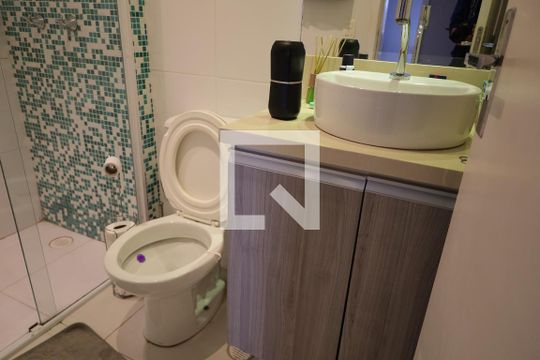 Banheiro Social de apartamento para alugar com 2 quartos, 55m² em Interlagos, São Paulo