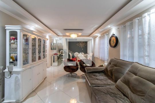 Sala de casa à venda com 5 quartos, 390m² em Vila Sirena, Guarulhos