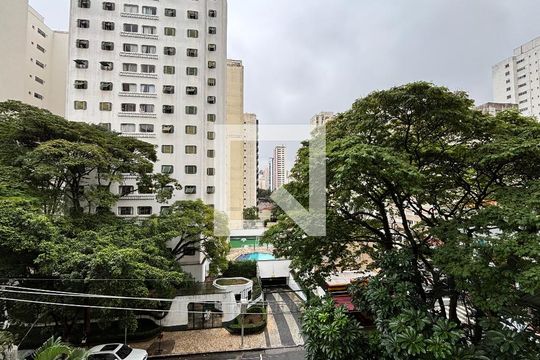 Vista Sala/Cozinha de apartamento à venda com 1 quarto, 38m² em Moema, São Paulo