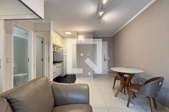 Sala/Cozinha de apartamento à venda com 1 quarto, 38m² em Moema, São Paulo