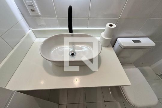 Banheiro de apartamento à venda com 1 quarto, 38m² em Moema, São Paulo