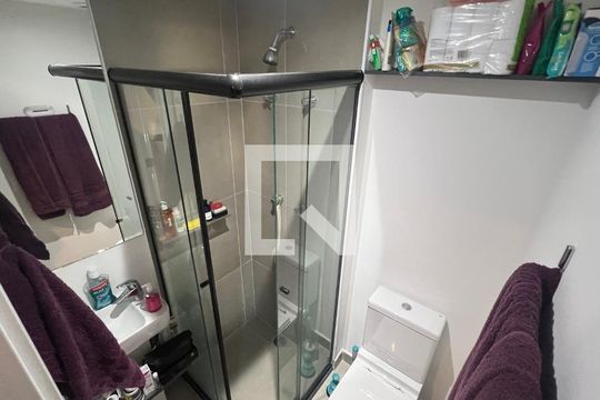 Banheiro de kitnet/studio à venda com 1 quarto, 19m² em Pinheiros, São Paulo