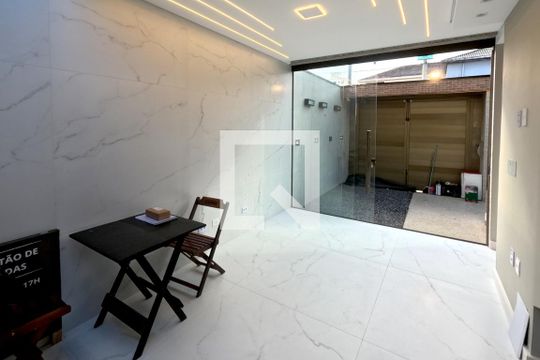 Sala de casa para alugar com 4 quartos, 240m² em Campo Grande, Santos
