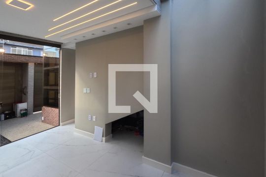 Sala de casa para alugar com 4 quartos, 240m² em Campo Grande, Santos