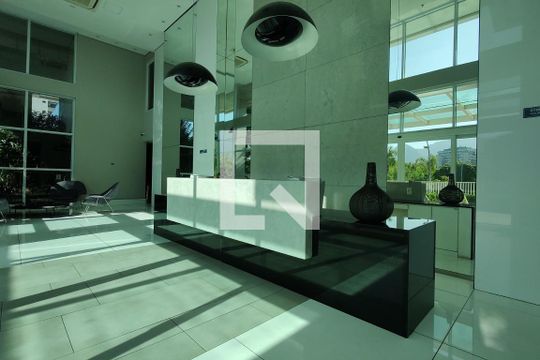Hall de entrada de apartamento à venda com 2 quartos, 80m² em Camorim, Rio de Janeiro