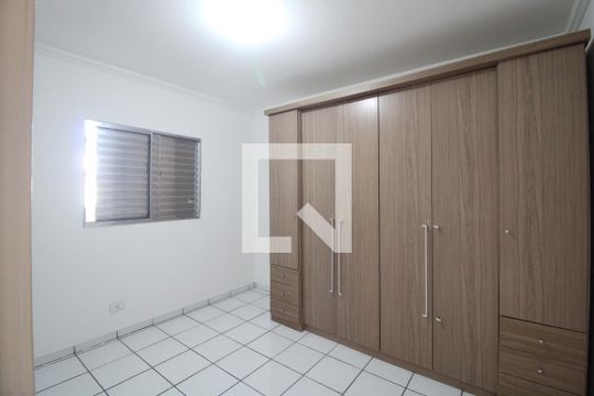 Quarto 2 de casa para alugar com 4 quartos, 176m² em Cidade Dutra, São Paulo