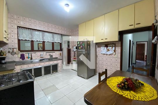Cozinha de casa à venda com 5 quartos, 175m² em Engenho de Dentro, Rio de Janeiro