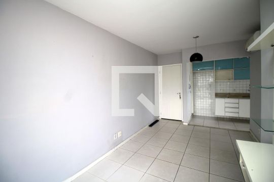 Sala de apartamento à venda com 2 quartos, 60m² em Vila da Penha, Rio de Janeiro