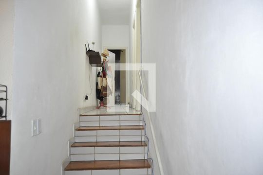 Escada de apartamento à venda com 2 quartos, 75m² em Lins de Vasconcelos, Rio de Janeiro