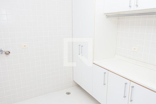 Área de Serviço de casa para alugar com 5 quartos, 250m² em Jardim Marajoara, São Paulo