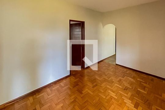 Sala de casa à venda com 3 quartos, 420m² em Padre Eustáquio, Belo Horizonte