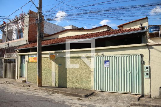 Fachada de casa à venda com 3 quartos, 130m² em Conjunto Agua Branca, Contagem