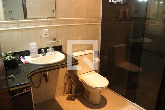 Banheiro de casa à venda com 3 quartos, 130m² em Conjunto Agua Branca, Contagem