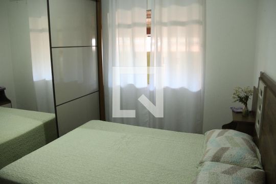Quarto 1 de casa à venda com 3 quartos, 130m² em Conjunto Agua Branca, Contagem