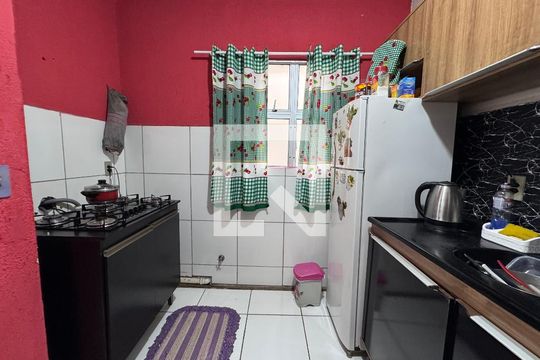 Cozinha de apartamento à venda com 2 quartos, 48m² em Campina, São Leopoldo