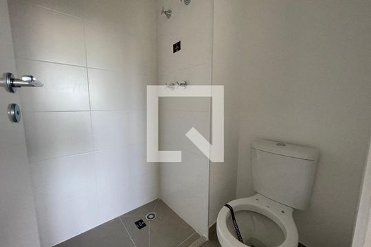 Banheiro de kitnet/studio à venda com 1 quarto, 28m² em Butantã, São Paulo
