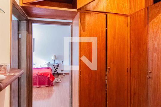 Closet da suíte 1 de casa para alugar com 5 quartos, 452m² em Vila Mariana, São Paulo