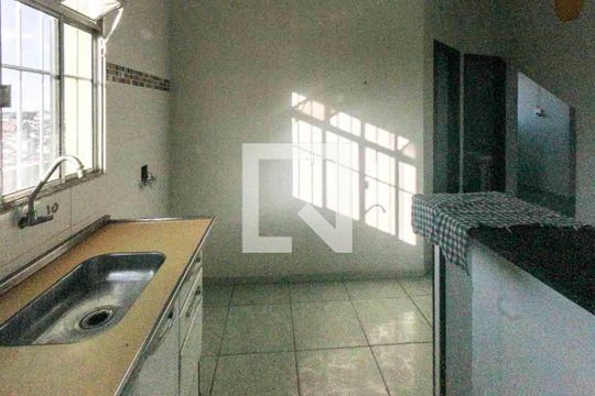 Cozinha de apartamento para alugar com 1 quarto, 28m² em Jardim Sapopemba, São Paulo