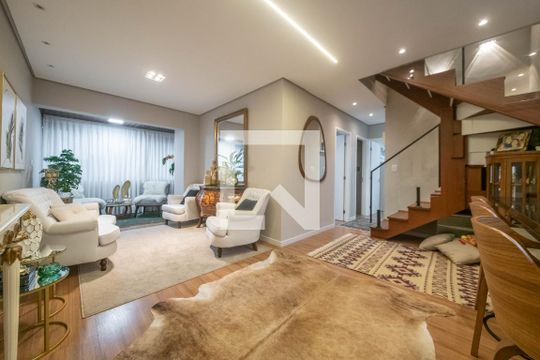 Sala de apartamento à venda com 4 quartos, 180m² em Vila Gumercindo, São Paulo