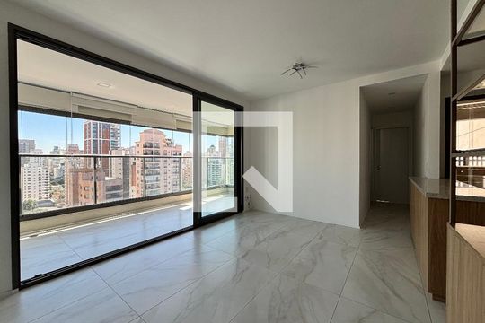 Apartamento para alugar com 2 quartos, 74m² em Indianópolis, São Paulo