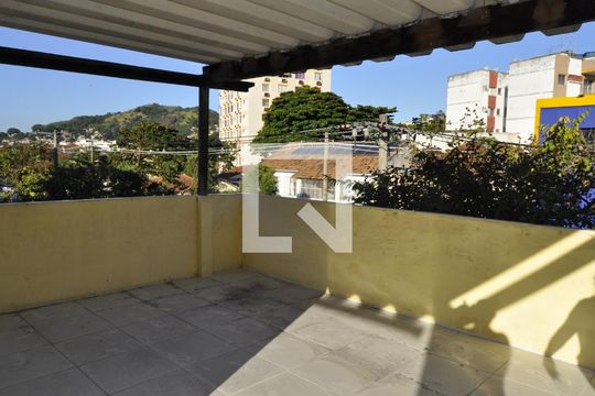 Área Externa de casa à venda com 5 quartos, 200m² em Engenho Novo, Rio de Janeiro