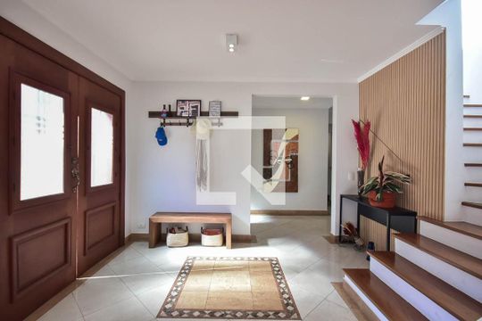Corredor e Escada de casa à venda com 5 quartos, 848m² em Morumbi, São Paulo