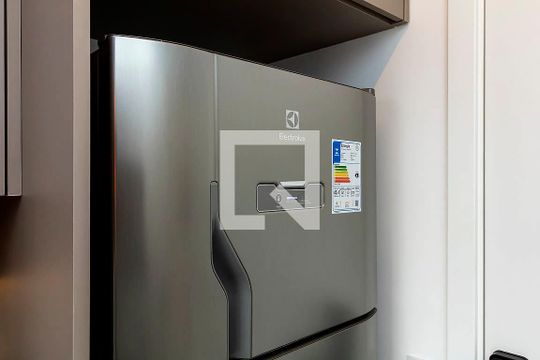 Cozinha de kitnet/studio para alugar com 1 quarto, 28m² em República, São Paulo