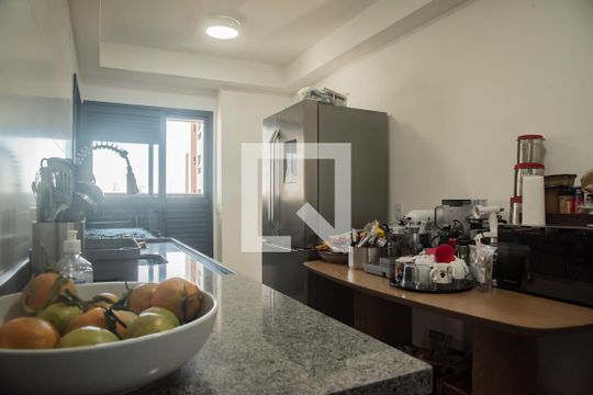 Cozinha de apartamento para alugar com 3 quartos, 141m² em Mirandópolis, São Paulo
