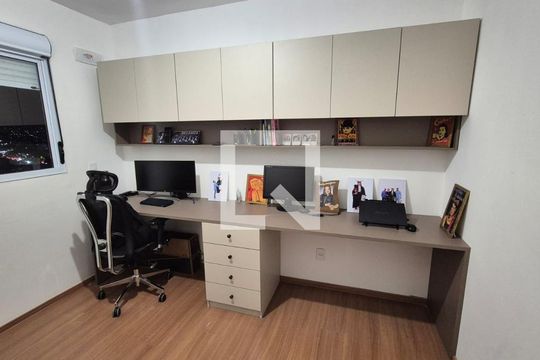 Quarto de apartamento à venda com 2 quartos, 55m² em Camaquã, Porto Alegre