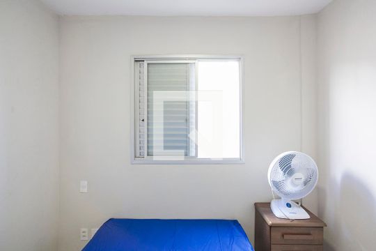 Quarto de apartamento para alugar com 2 quartos, 65m² em Umuarama, Uberlândia