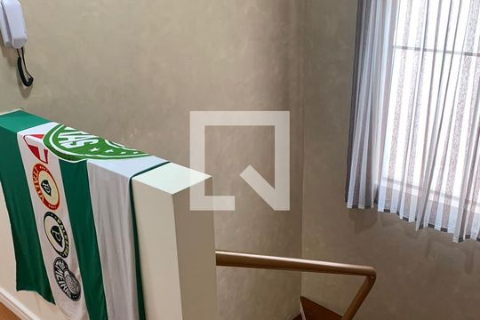 Escadas de casa à venda com 5 quartos, 400m² em Chácara Inglesa, São Paulo