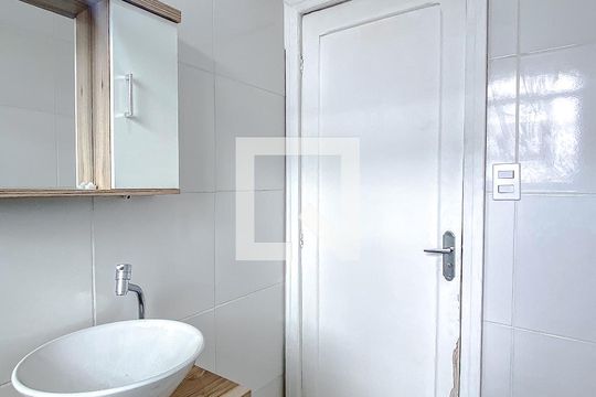 Banheiro de casa à venda com 3 quartos, 127m² em Água Rasa, São Paulo