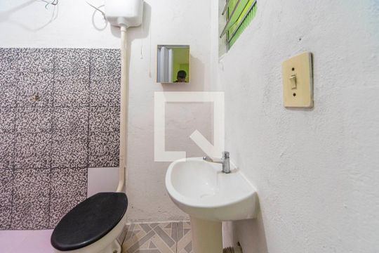Banheiro de casa à venda com 1 quarto, 175m² em Vila Guarani, Santo André