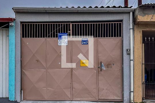 Fachada de casa à venda com 1 quarto, 175m² em Vila Guarani, Santo André