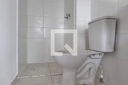 Banheiro Social de apartamento à venda com 3 quartos, 60m² em Barra Olímpica, Rio de Janeiro