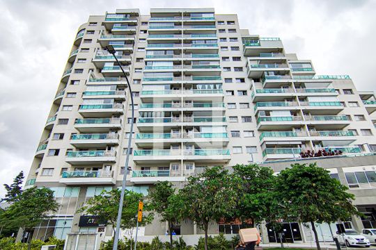 Fachada de apartamento à venda com 2 quartos, 77m² em Jacarepaguá, Rio de Janeiro