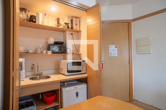 Cozinha de kitnet/studio à venda com 1 quarto, 28m² em Consolação, São Paulo