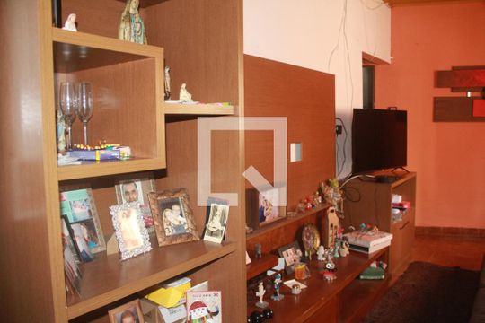 Sala de casa à venda com 1 quarto, 880m² em Parque Santo Antonio, Guarulhos