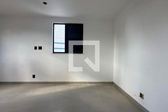 Sala  de kitnet/studio à venda com 1 quarto, 27m² em Serra, Belo Horizonte