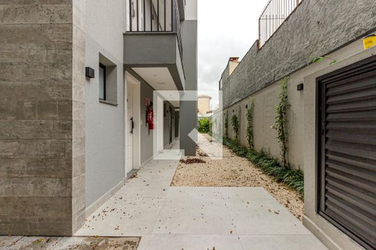 Fachada do bloco de apartamento à venda com 1 quarto, 30m² em Parque Colonial, São Paulo